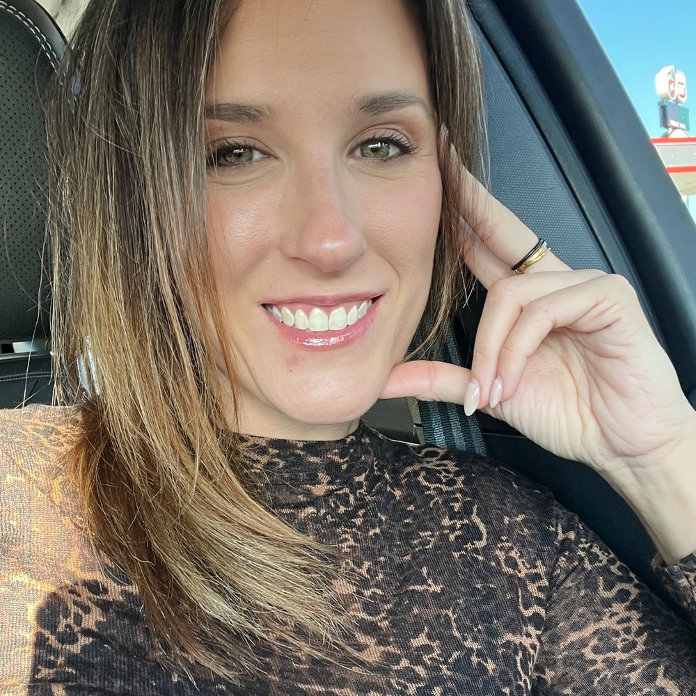 Meet your Posher, Danielle